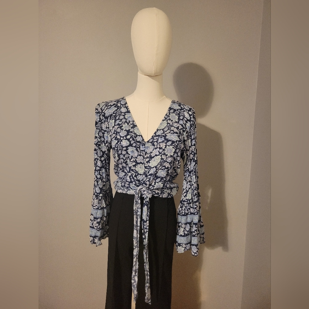American Eagle Blue Floral Bell Sleeve Long Sleeve Shirt Womens Size Small